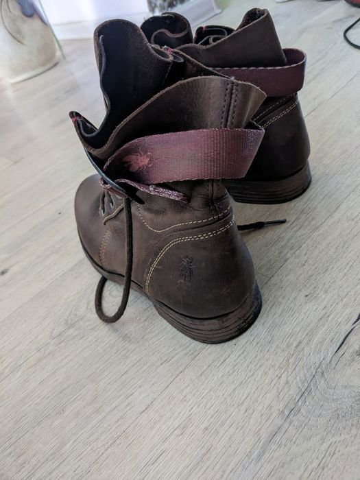 Шкіряні черевики Fly