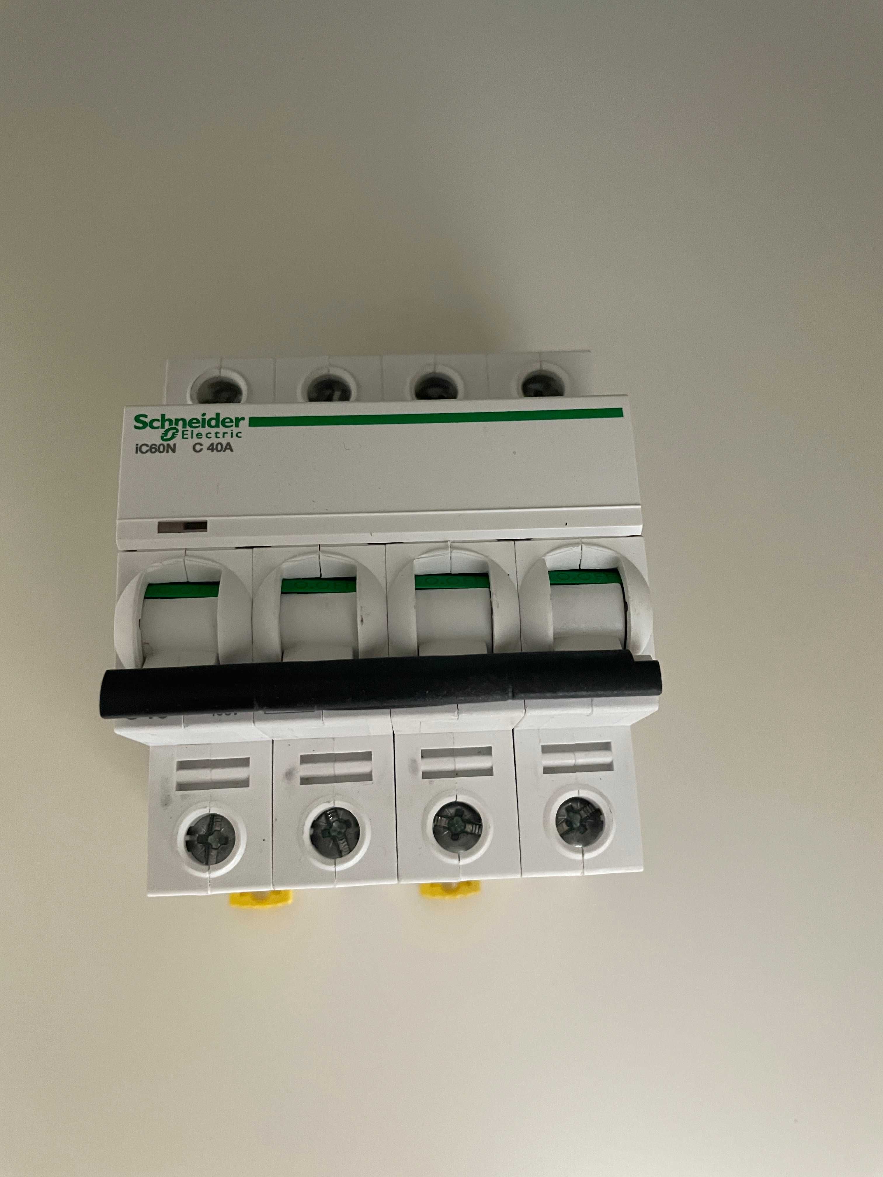 Acti9 iC60N - Disjuntor - 4P - 40A - Curva C - Schneider
