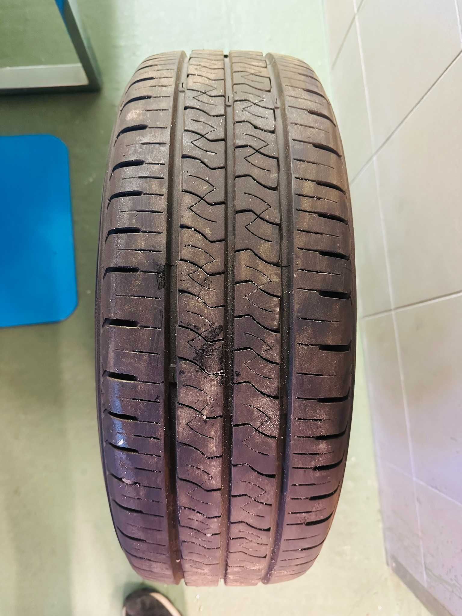 Sprzedam koła stalowe Kumho PorTran KC 53 215/65 R16C 109/107T