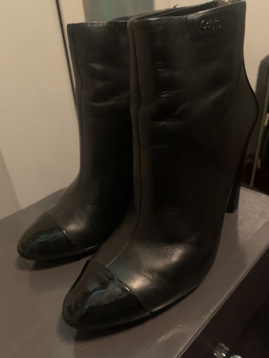 Skórzane czarne botki damskie Calvin Klein 38