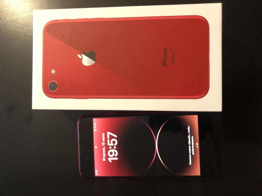 Продам Iphone 8 (RED)