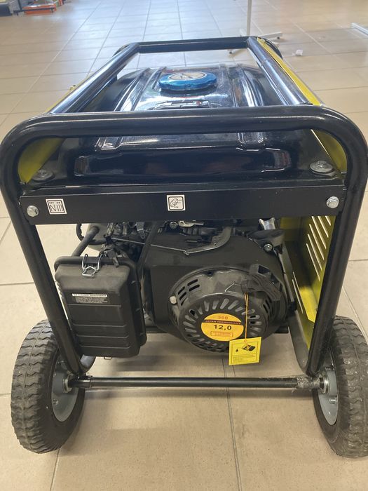 Генератор Hurvers HU4700X8, новий, 220 та 380, мідна обмотка.