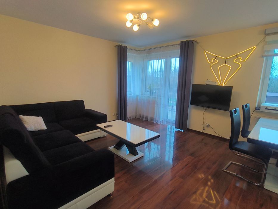 Umeblowane dwupokojowe mieszkanie z aneksem kuchennym, komórka, garaż