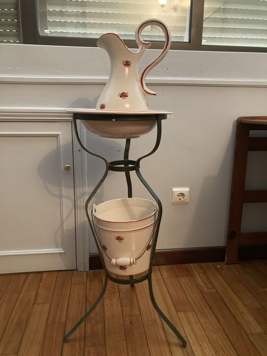 Lavatório antigo para decoração