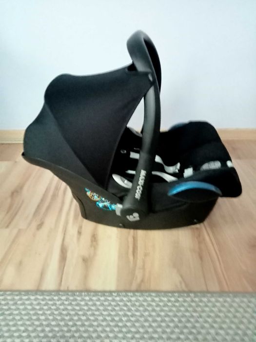 Fotelik samochodowy (nosidełko)