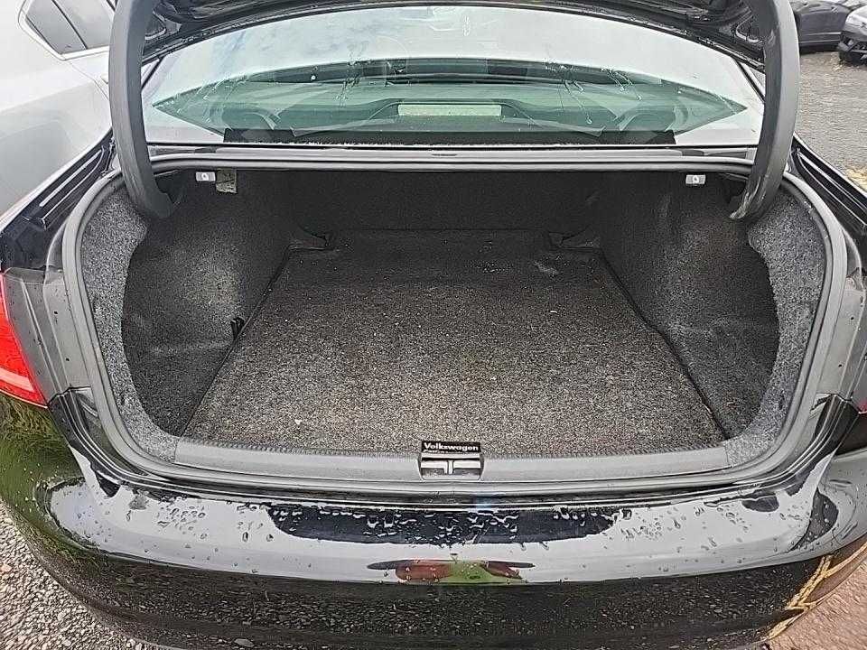 2015 Volkswagen Passat 1.8T на майданчику, пасат цілий