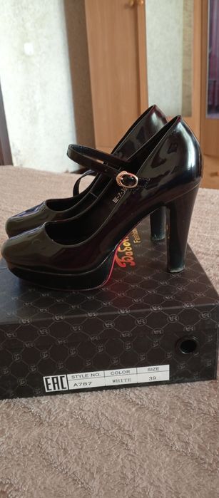 Туфлі жіночі 38 розмір(24,5см)
