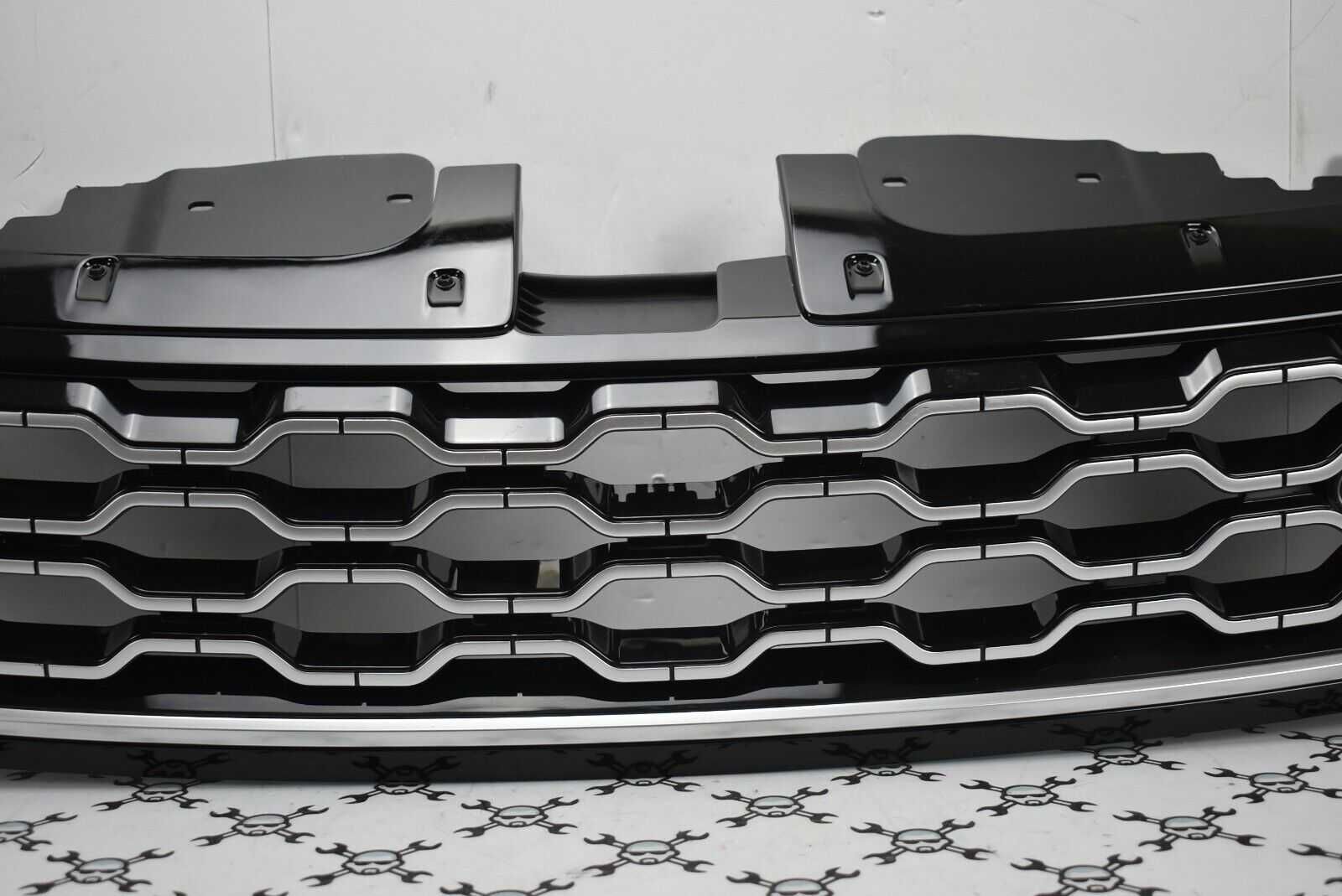 Решетка радиатора в бампер Land Rover Range Rover EVOQUE L551 18+