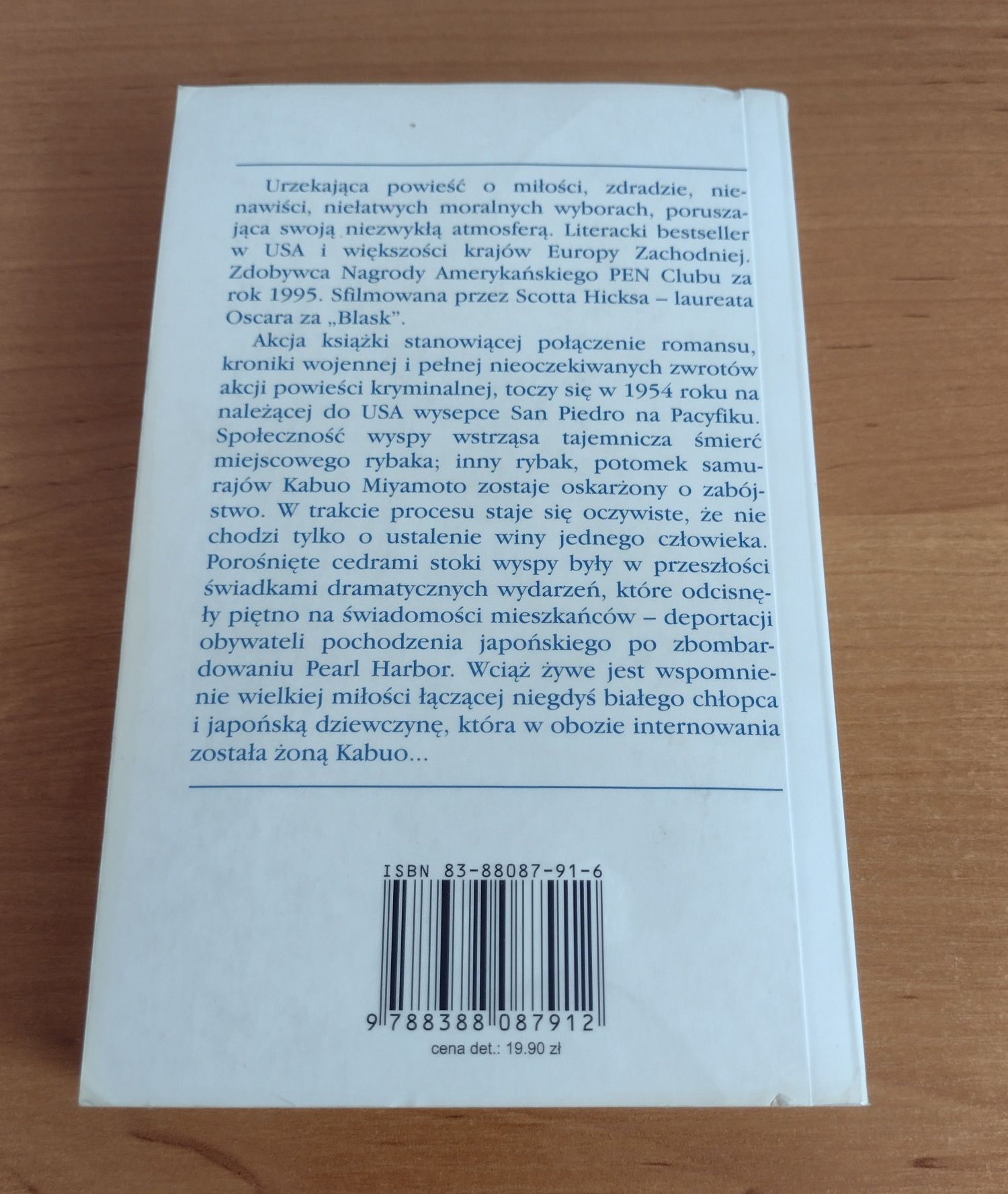 Książka "Cedry pod śniegiem" David Guterson