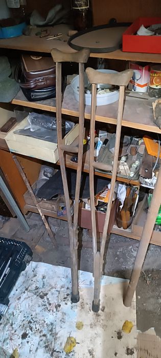 Костыли деревянные небольшие