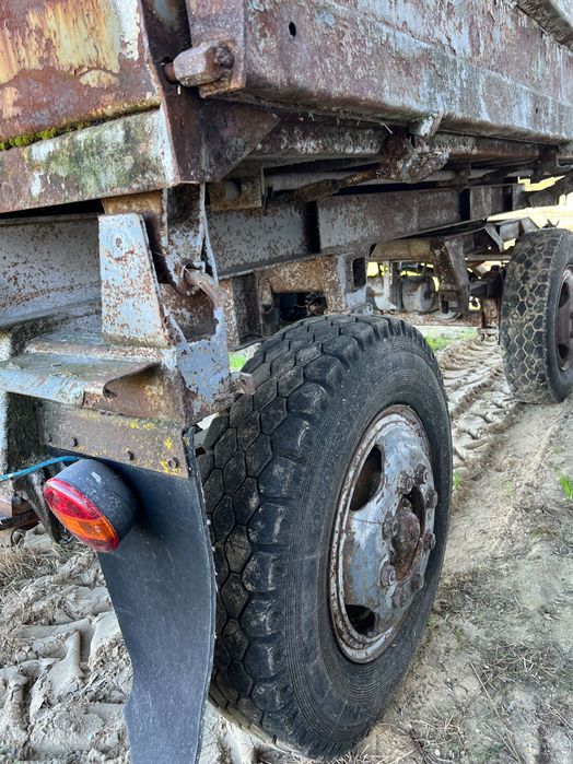 Причіп ГКБ, зіловський з документами.