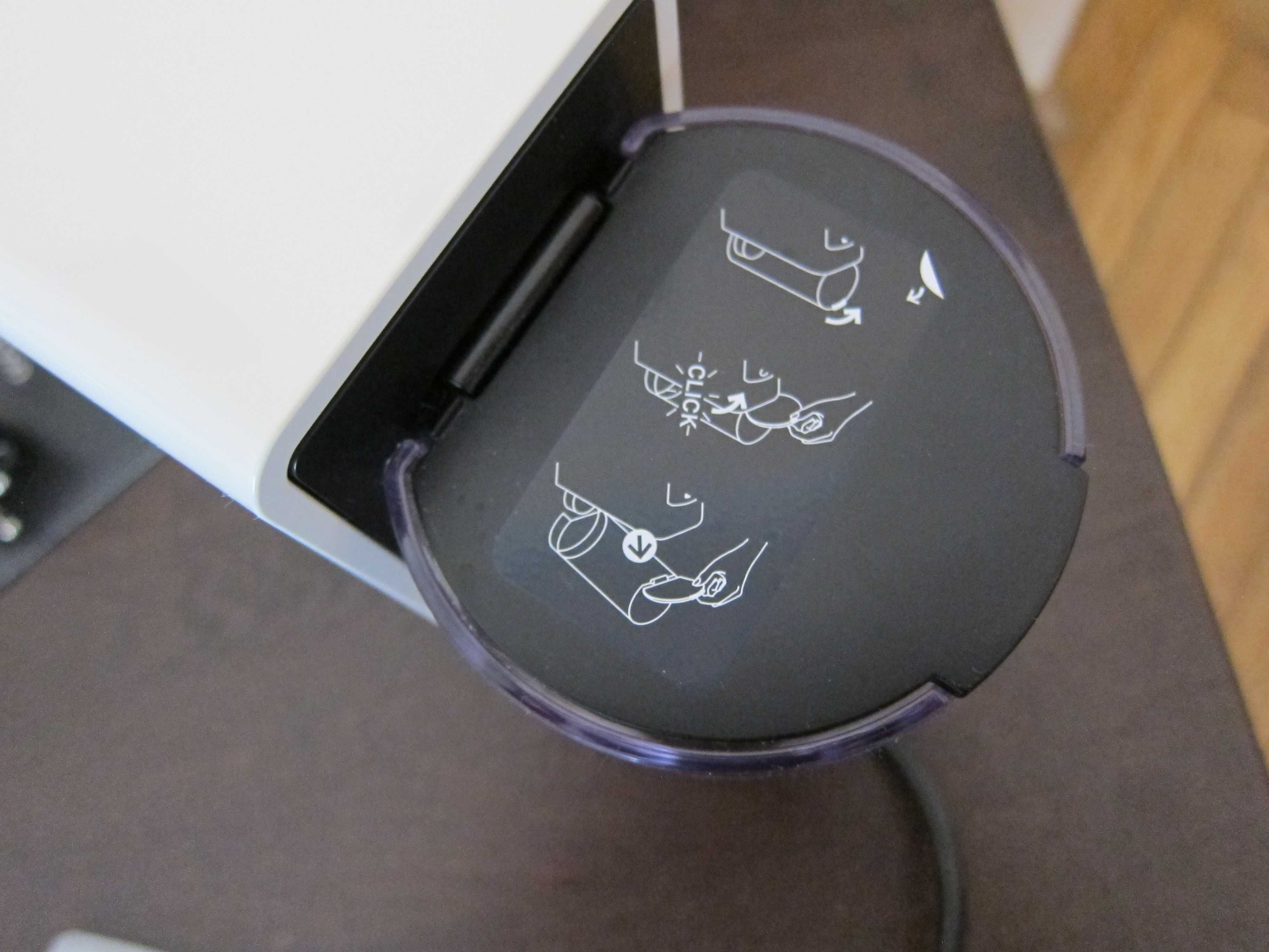 Капсульна кавоварка Krups Nespresso Essenza Mini XN1101 (нова)