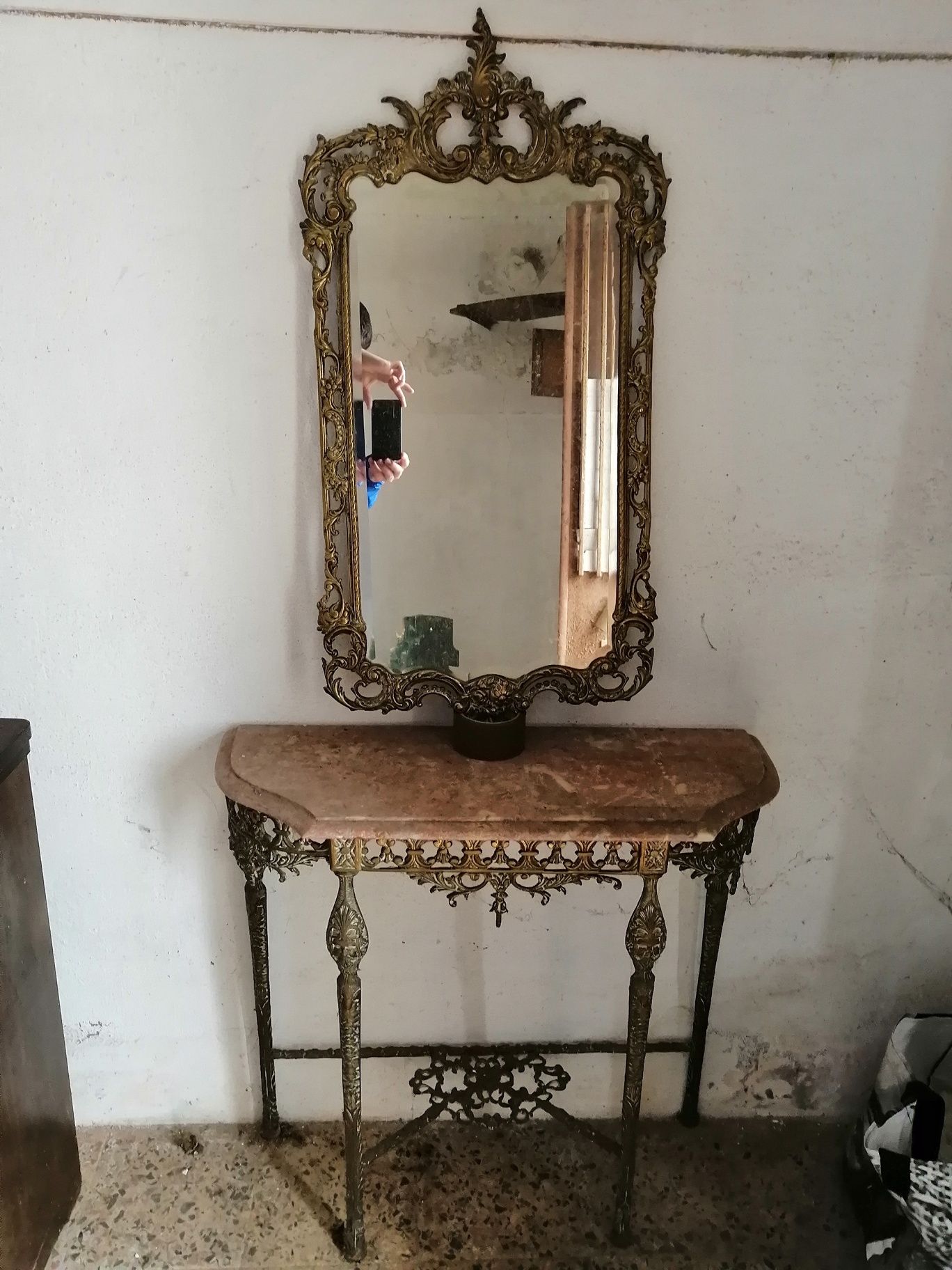 Espelho e mesinha de entrada