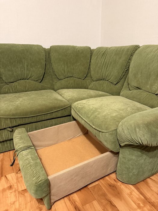 Продам диван кутовий 2-спальний Ізюм центр