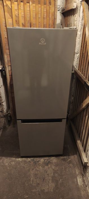 Lodówko-zamrażarka Indesit LR6 S1 S – sprawna