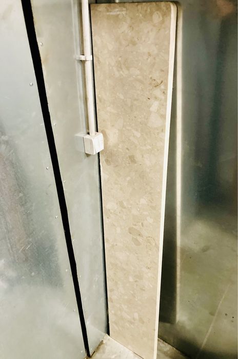 OKAZJA! Piękny NOWY parapet z jasnego konglomeratu