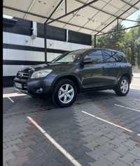 Продам машину Toyota rav 4