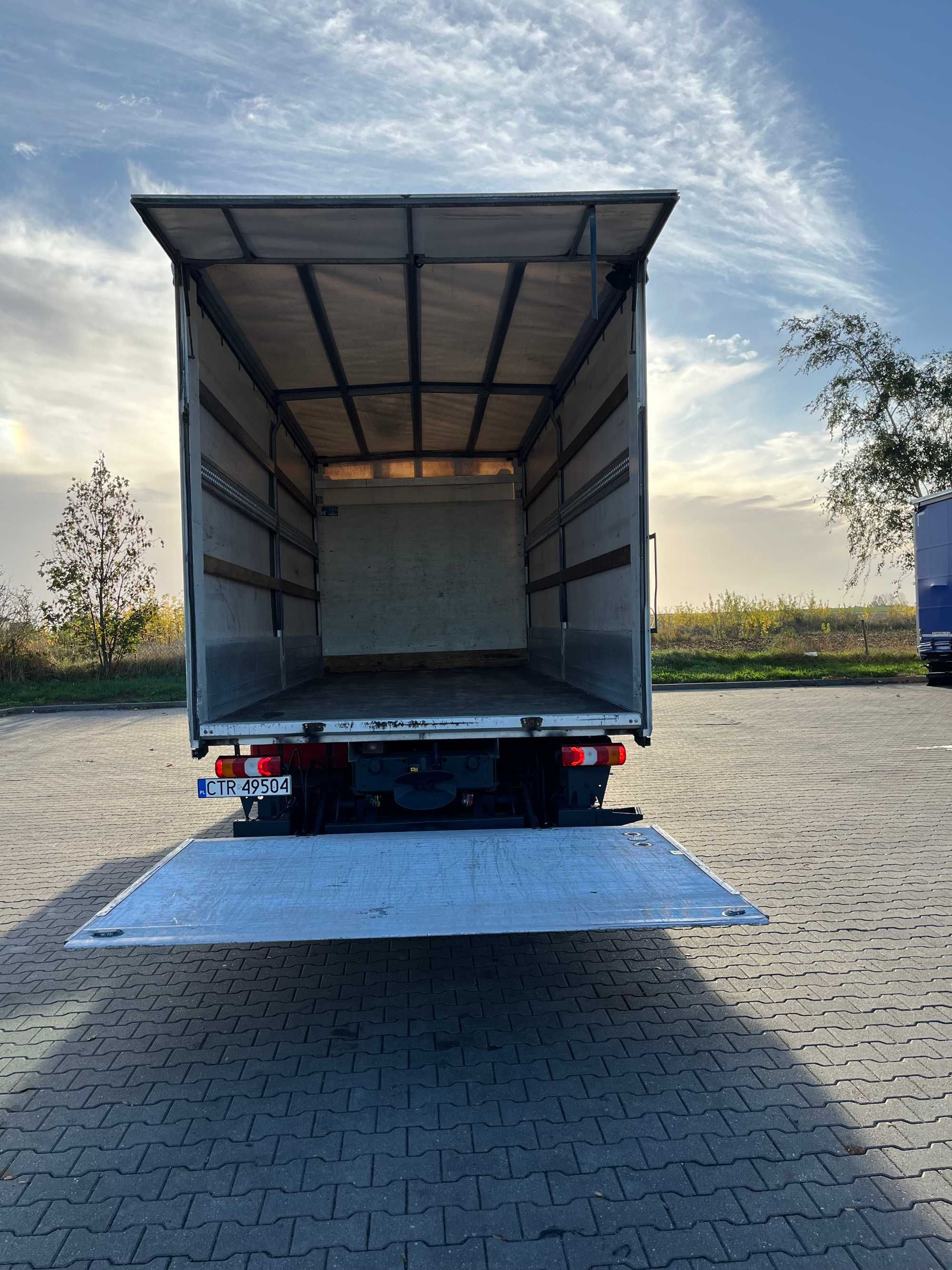 Mercedes ATEGO firanka z windą - Wynajem