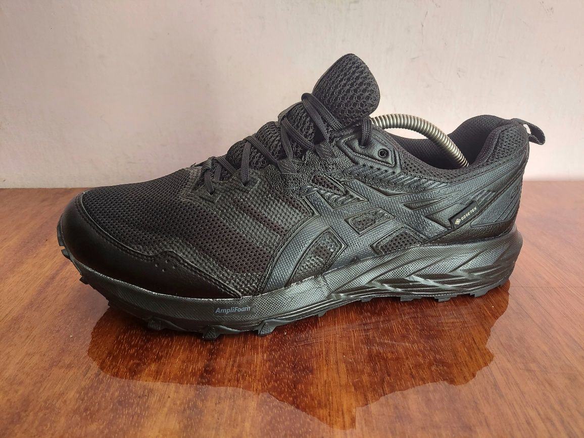 Кроссовки бігові фірми asics Sonoma 6 gore tex оригінал 

Розмір по бі