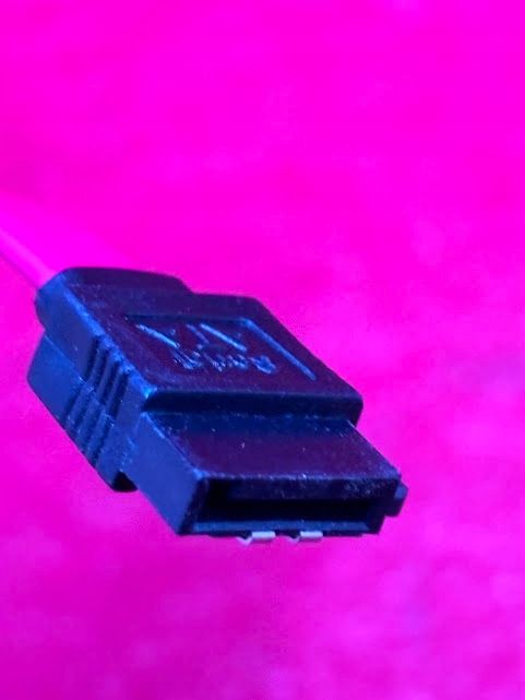 kabel ewent sata iii prędkość 6 gb z metalowymi klipsami sata