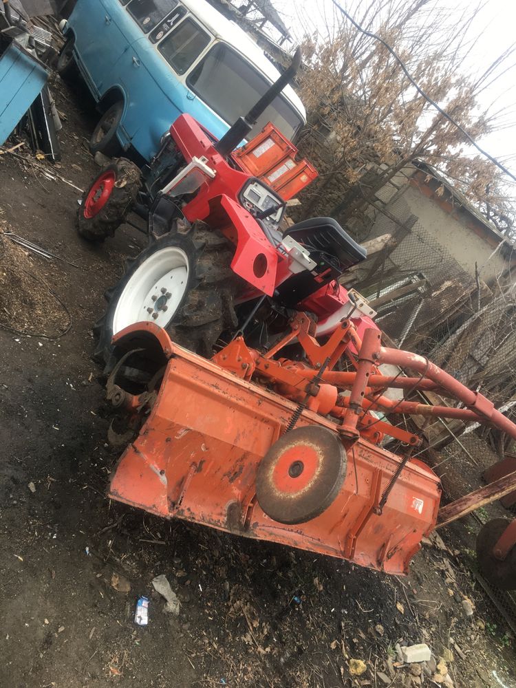 Трактор Kubota L2002dt