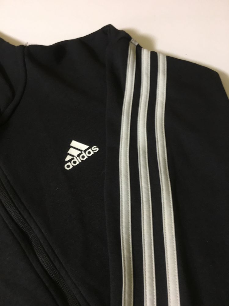 Adidas олімпійка