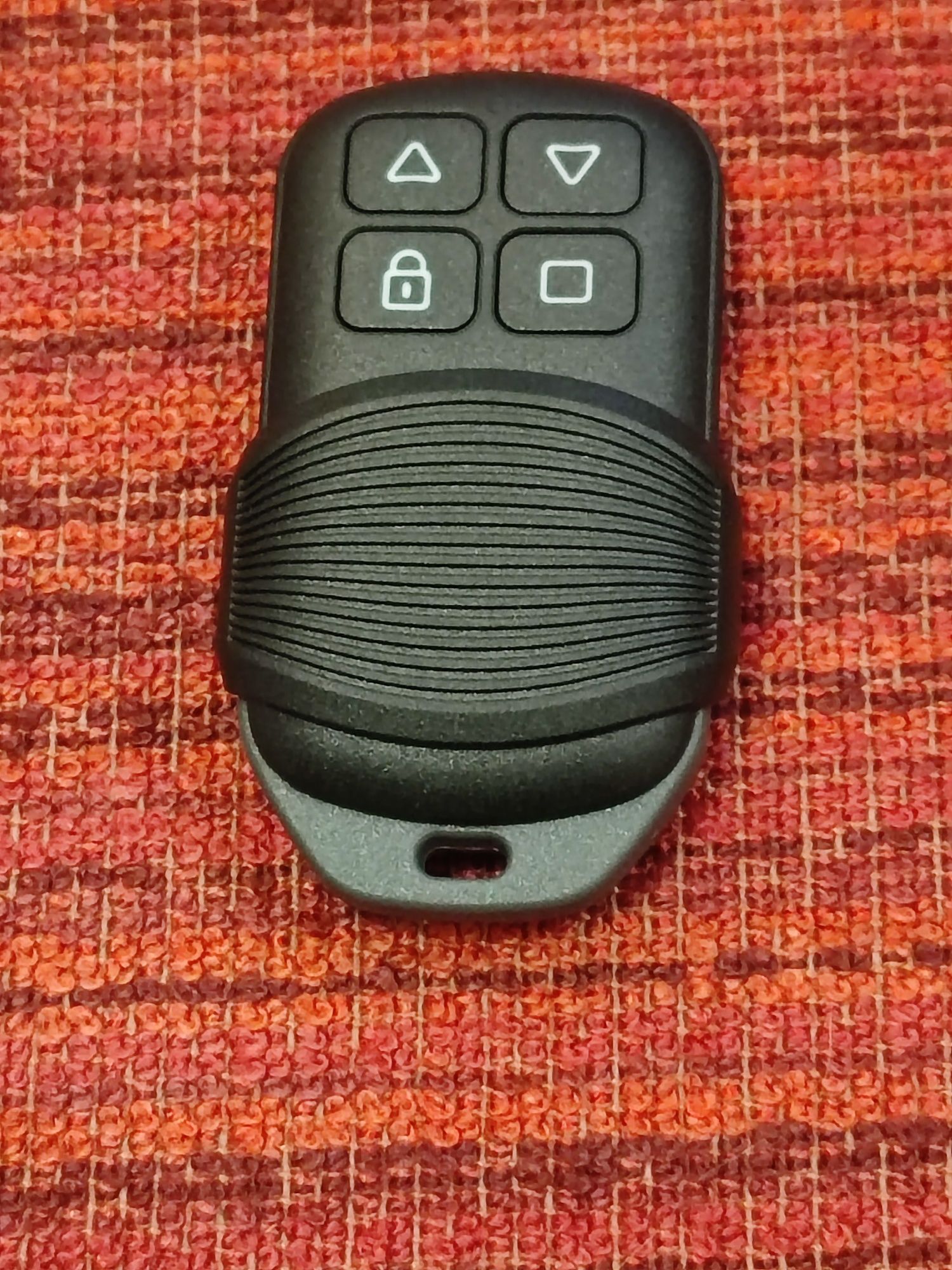 Продаю Авто Ключі Викідні XEB51OEN з унів.чіпом XT 27 ; Пульти XHORS 5