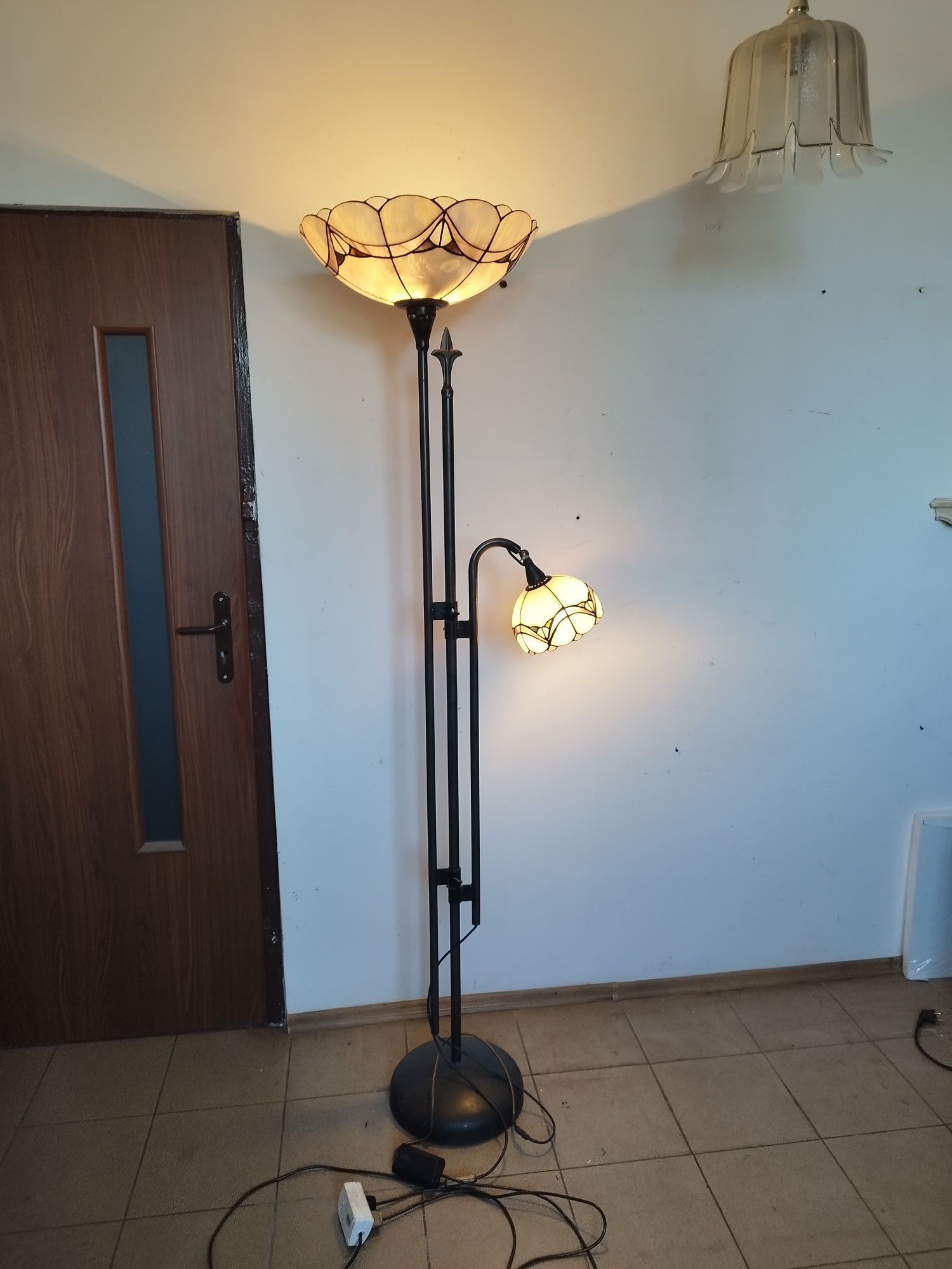 lampa stojąca witrażowa lata 70-te w stylu Tiffany