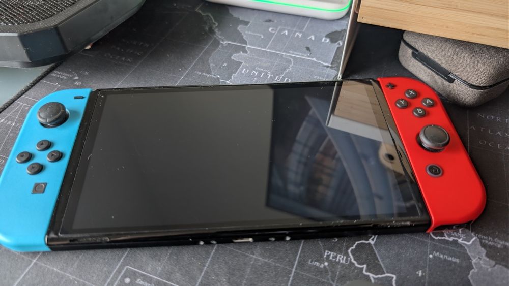 Nintendo Switch Oled com jogo e acessórios