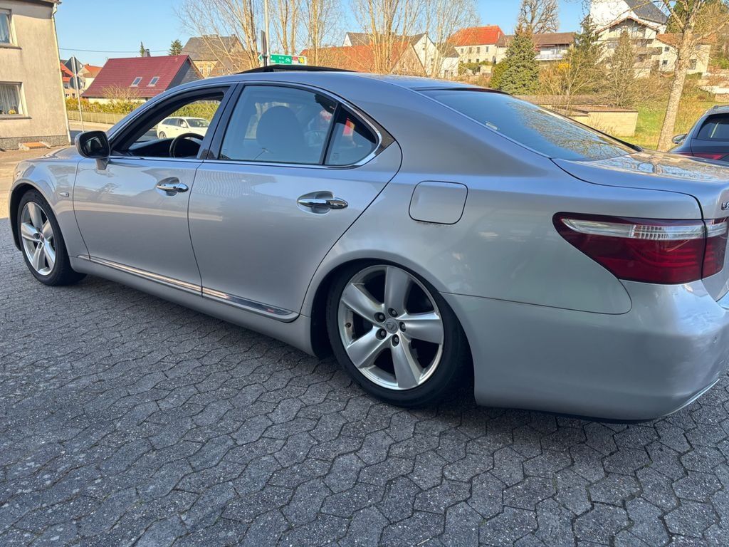 Кришка багажника Lexus LS 460