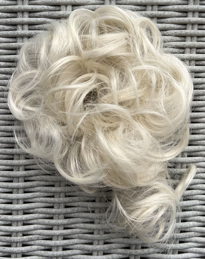Premium Ultra włosy doczepiane, kok z lokiem, platynowy blond ( 630 )