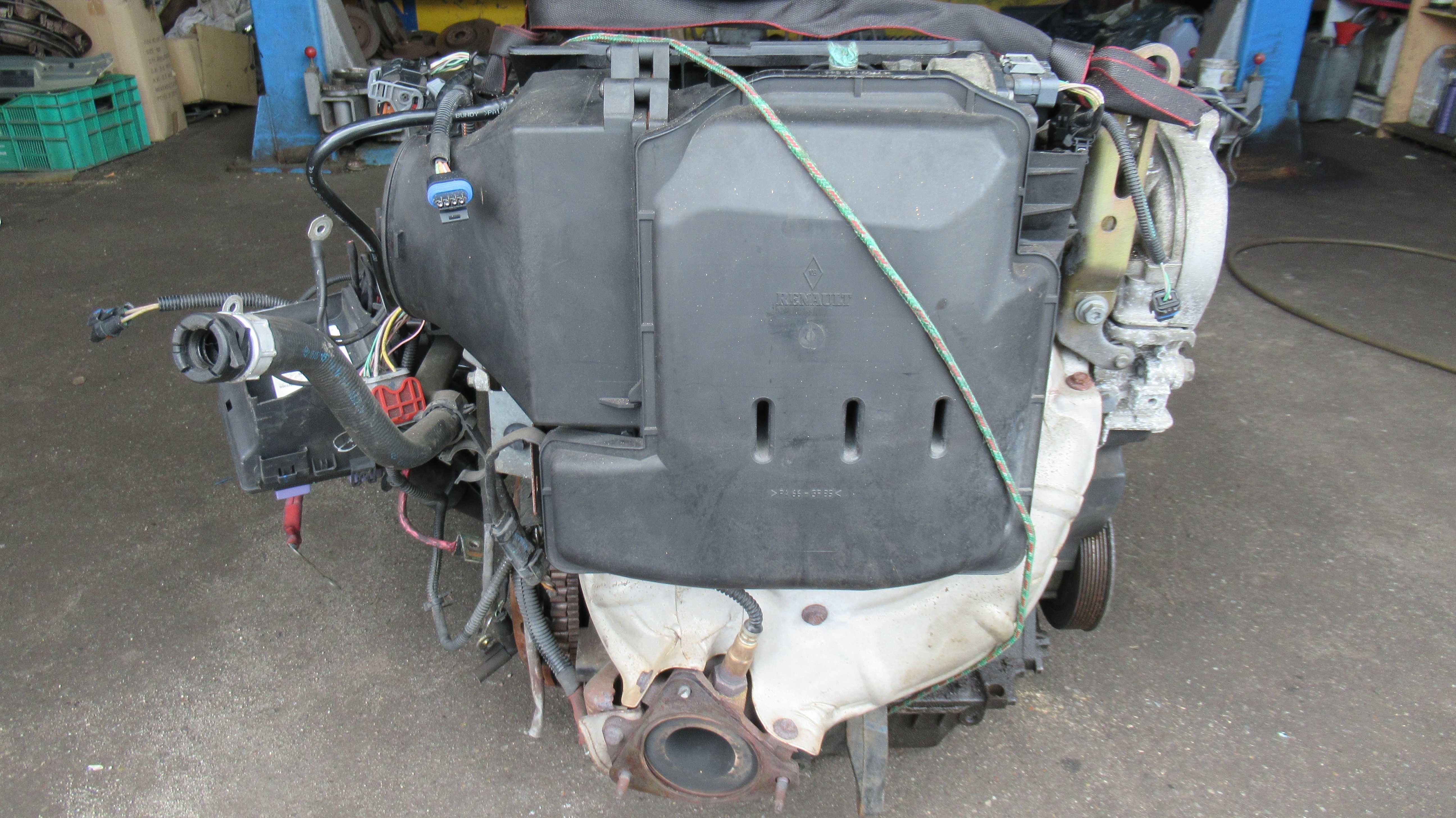 Silnik 2.0 16V  F4R671   laguna II