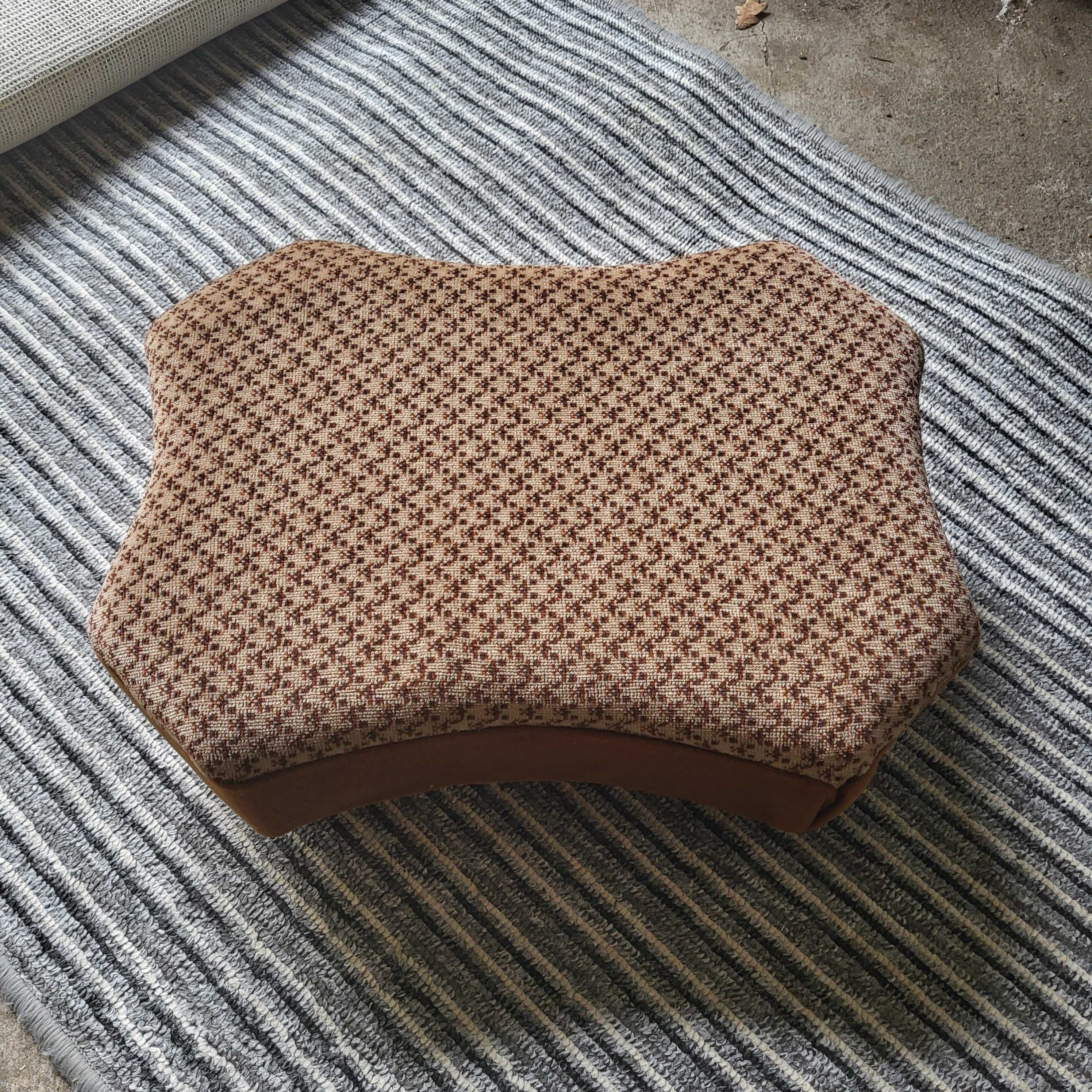 Podnóżek        .