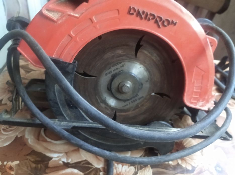 Циркулярная пила DNIPRO M
