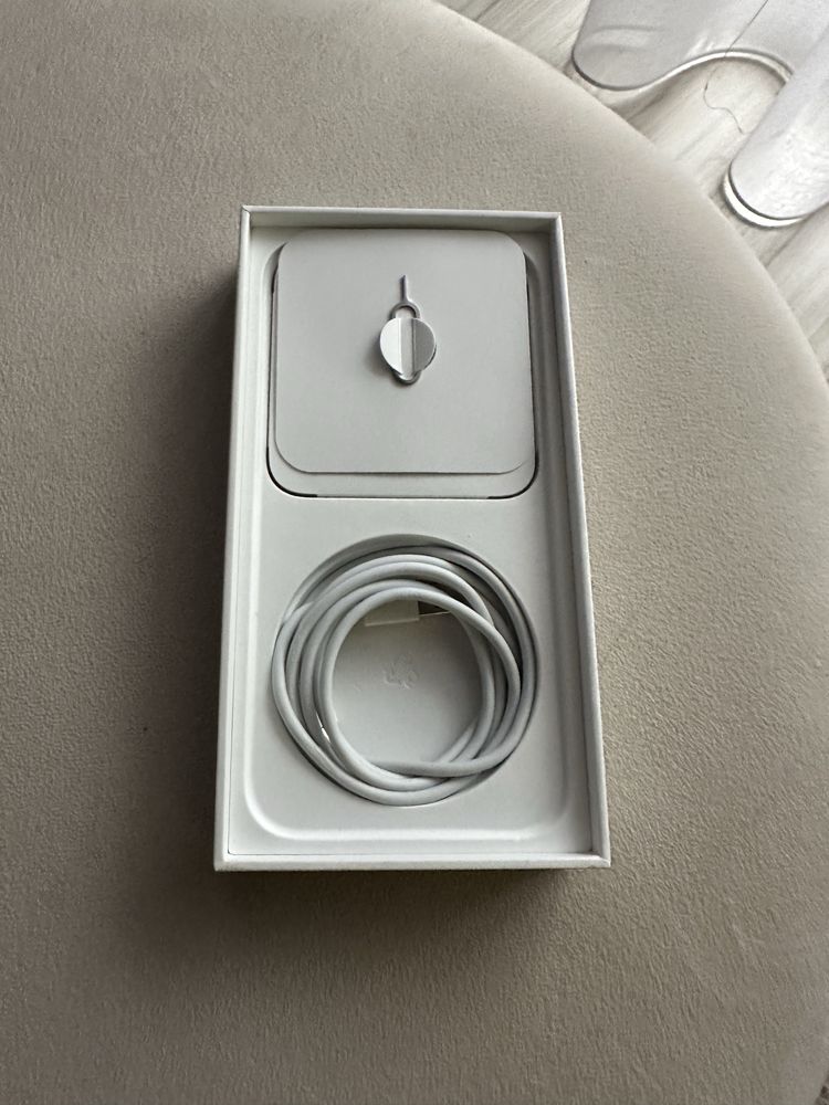 iPhone 12 fioletowy w idealnym stanie
