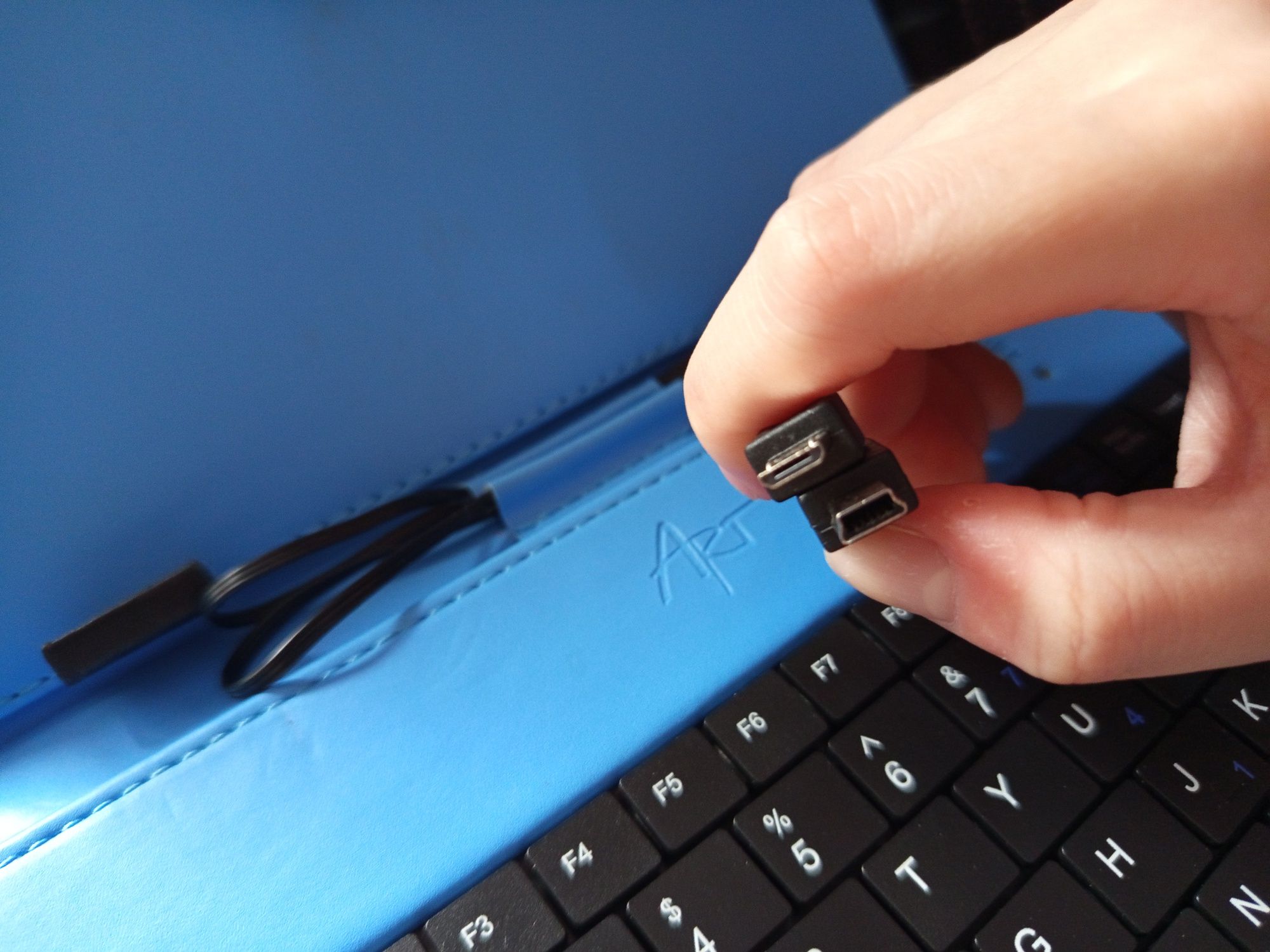 Etui z klawiaturą do tabletu 7 cali