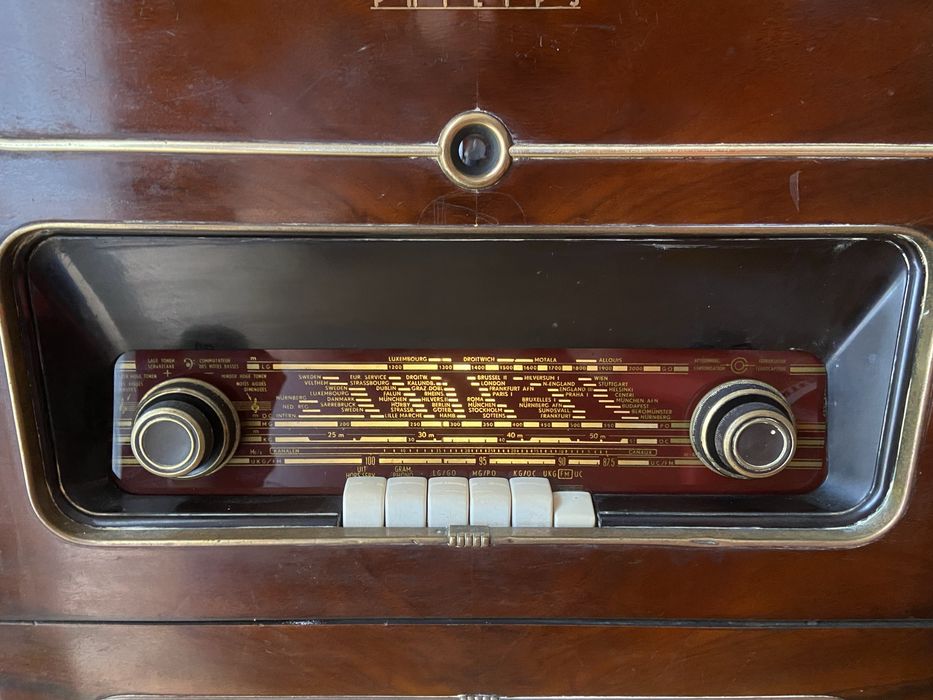 Consola rádio antiga Philips