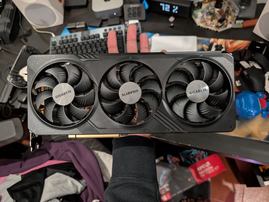 Radeon RX 7800 XT