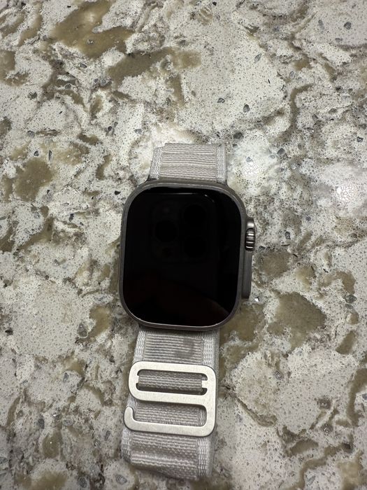 Apple Watch Ulta 49mm Titanium