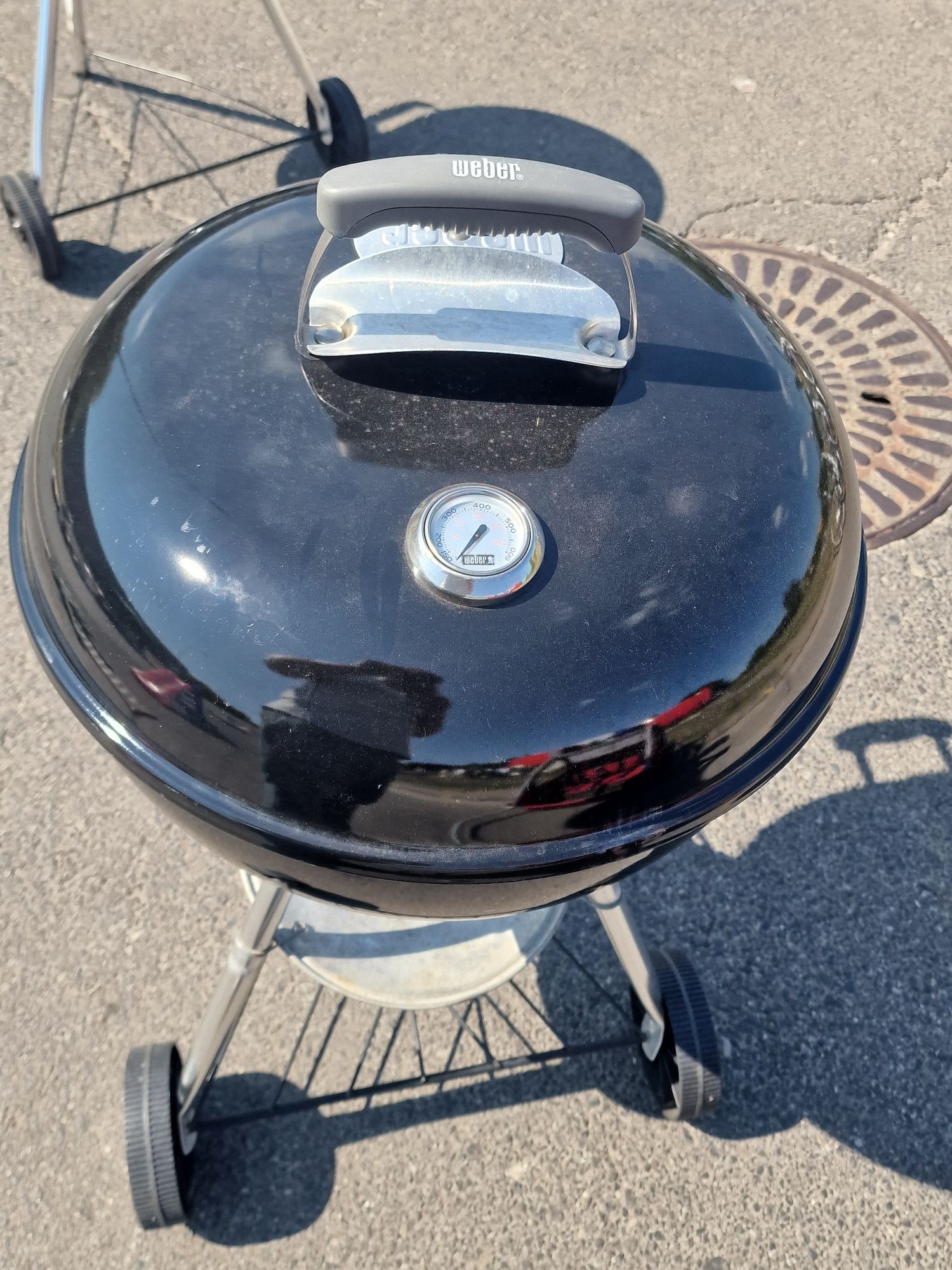 Grill węglowy Weber z termometrem