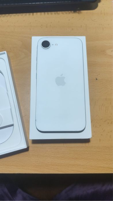 Iphone 16e novo branco
