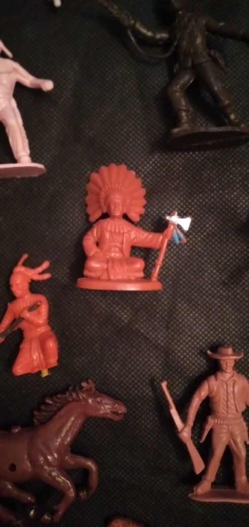 Bonecos Índios e Cowboys + Cavalos + Acessórios