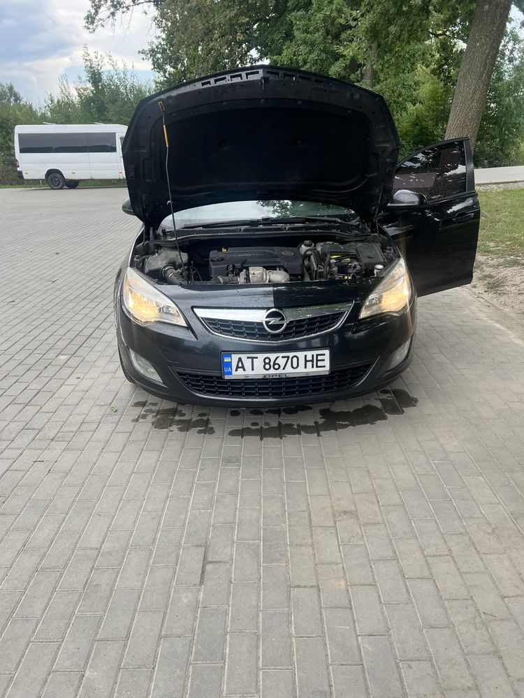 Opel Astra J хетчбек