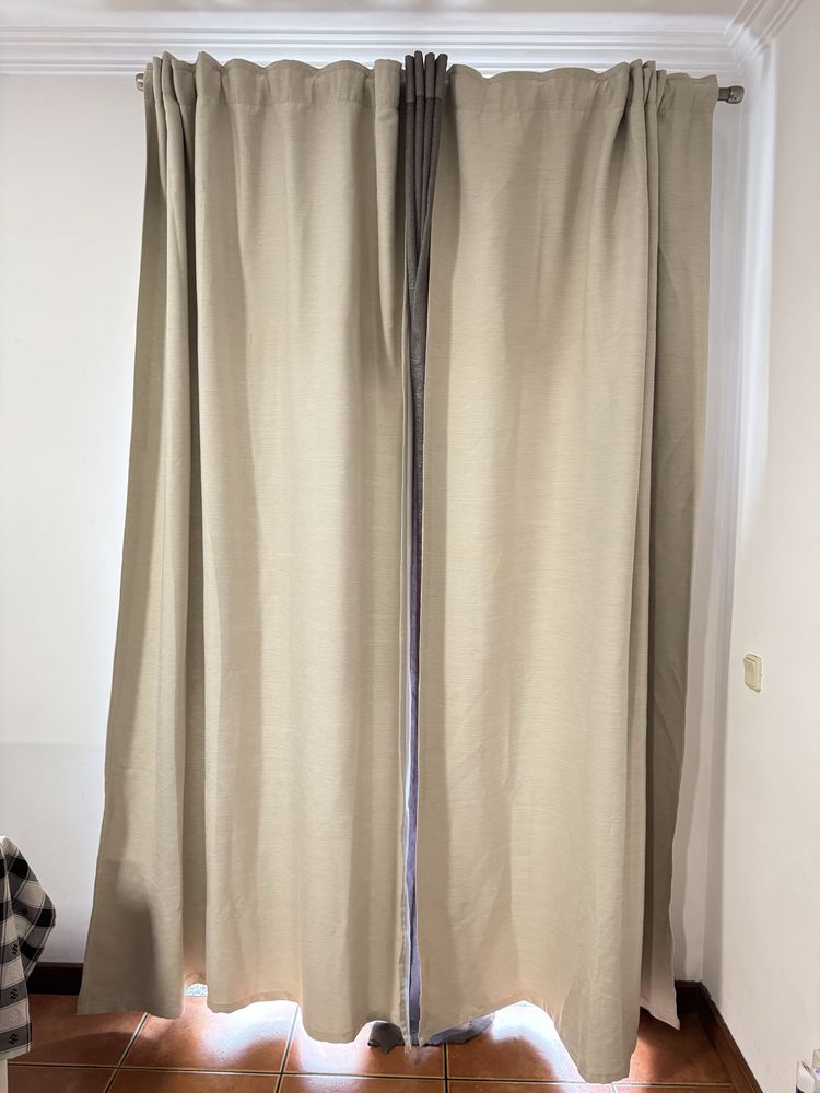 Cortinas em tecido (4 cortinas)