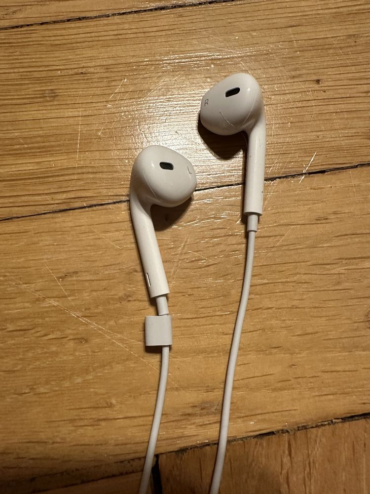 Apple słuchawki EarPods z mikrofonem iPhone iPad ze złączem Lightning