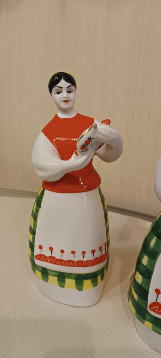 Статуэтка Девушка с куманцом. Полонне.