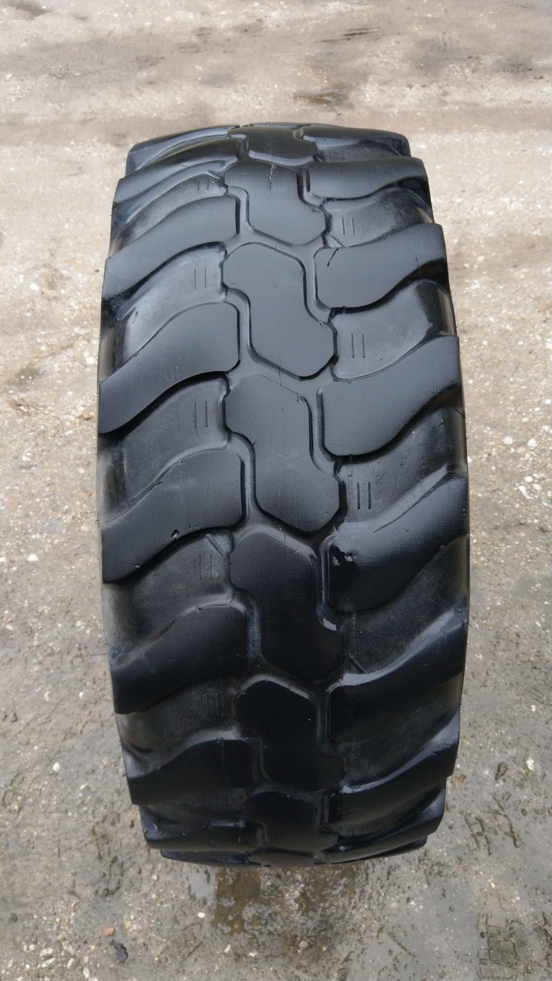 Opona 405/70R20 14PR Dunlop Sp T9 Taurus 16/70R20 HL8011 przyczepa