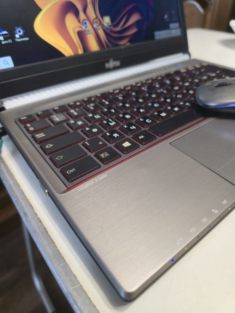 Fujitsu 13,3. i5-4ser. SSD128+320Гб, 8 гб, SIM