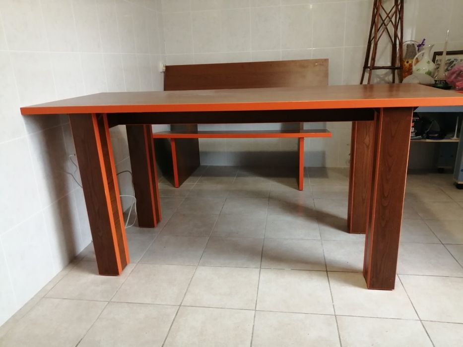 Обідній стіл з лавкою