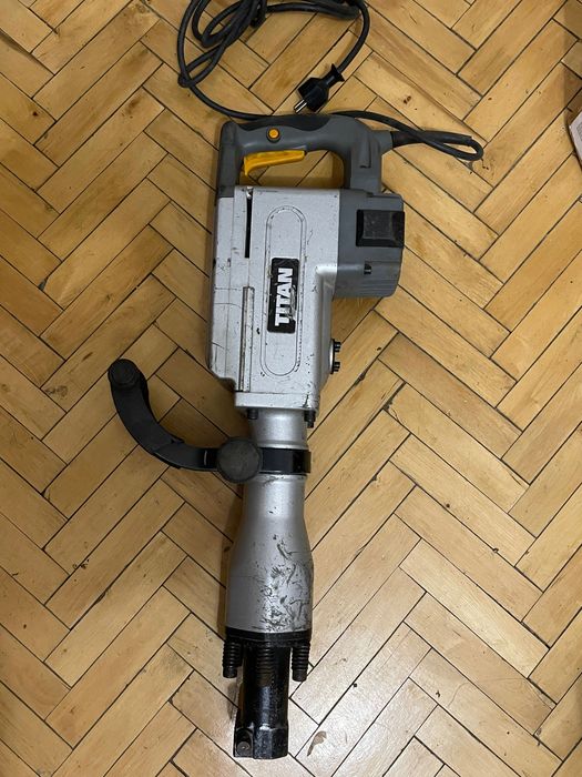 Отбойний молоток Titan